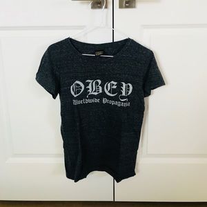 Obey Top
